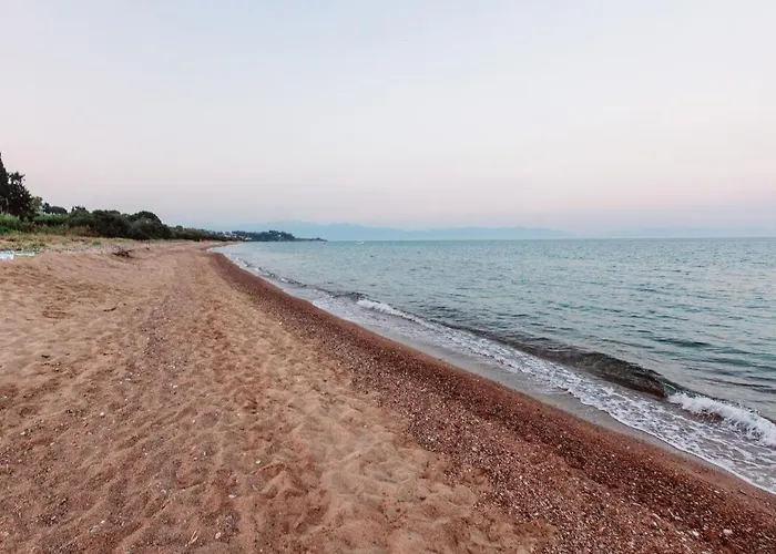 Seaheaven A4 - Beachfront Nest Memi,